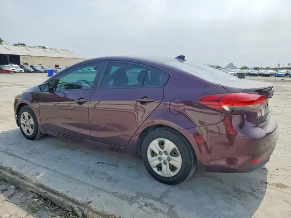 3KPFK4A76JE228178 2018 KIA FORTE - Image 2