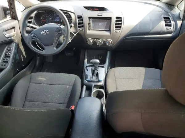 3KPFK4A76JE228178 2018 KIA FORTE - Image 8