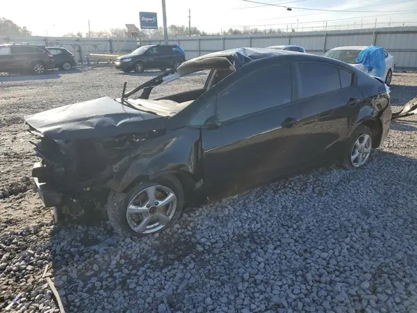 3KPFK4A76JE229430 2018 KIA FORTE - Image 1