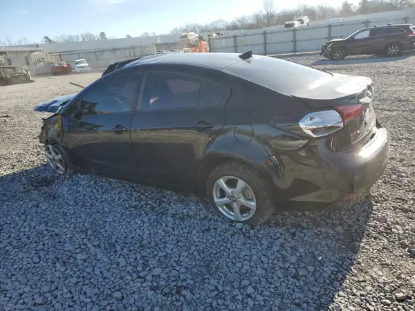3KPFK4A76JE229430 2018 KIA FORTE - Image 2