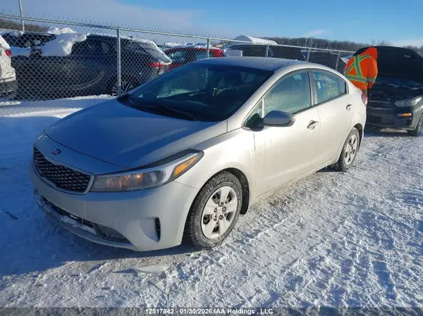 3KPFK4A76JE229590 2018 KIA FORTE - Image 2