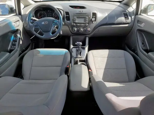 3KPFK4A76JE231498 2018 KIA FORTE - Image 8
