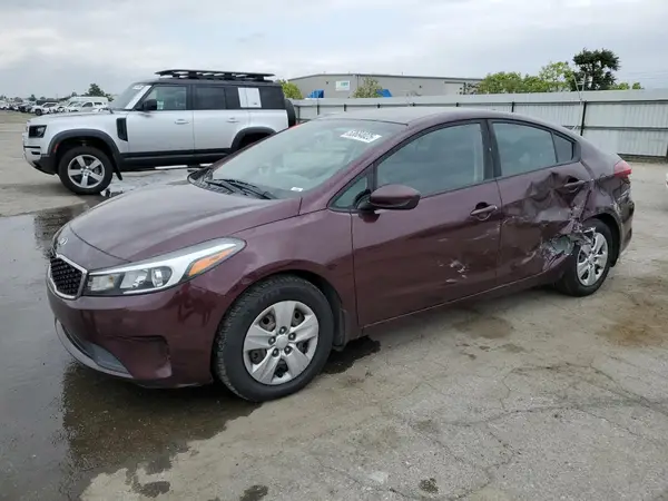 3KPFK4A76JE238273 2018 KIA FORTE - Image 1