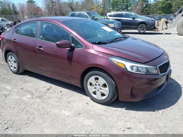 3KPFK4A76JE239391 2018 KIA FORTE - Image 1