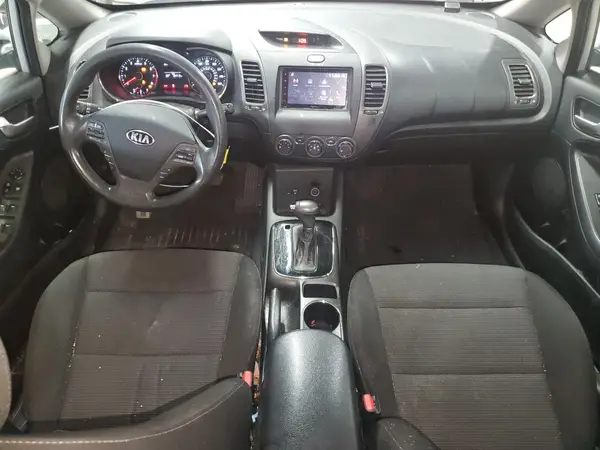 3KPFK4A76JE249614 2018 KIA FORTE - Image 8