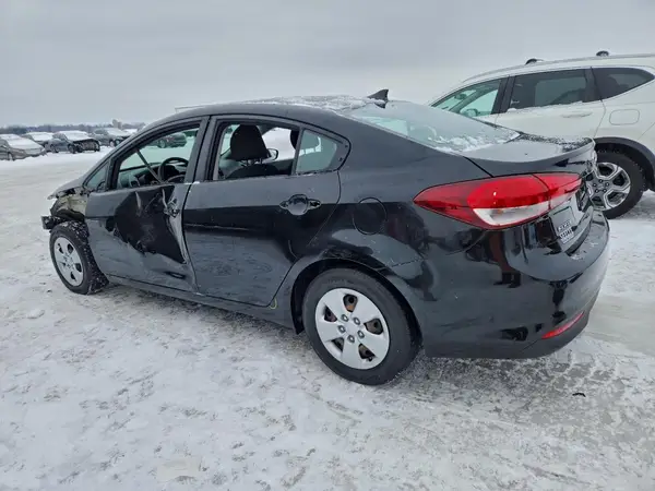 3KPFK4A76JE254635 2018 KIA FORTE - Image 2