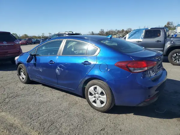 3KPFK4A76JE258118 2018 KIA FORTE - Image 2