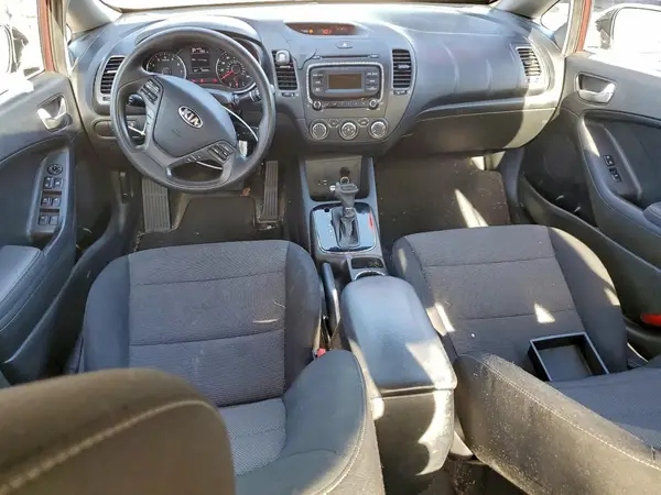 3KPFK4A76JE258829 2018 KIA FORTE - Image 8