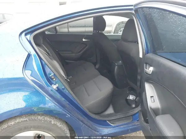 3KPFK4A76JE259432 2018 KIA FORTE - Image 8