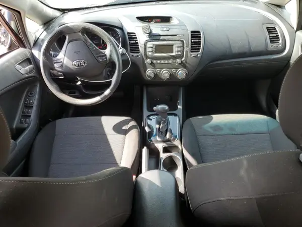 3KPFK4A76JE259706 2018 KIA FORTE - Image 8