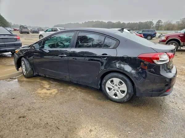 3KPFK4A76JE263772 2018 KIA FORTE - Image 2