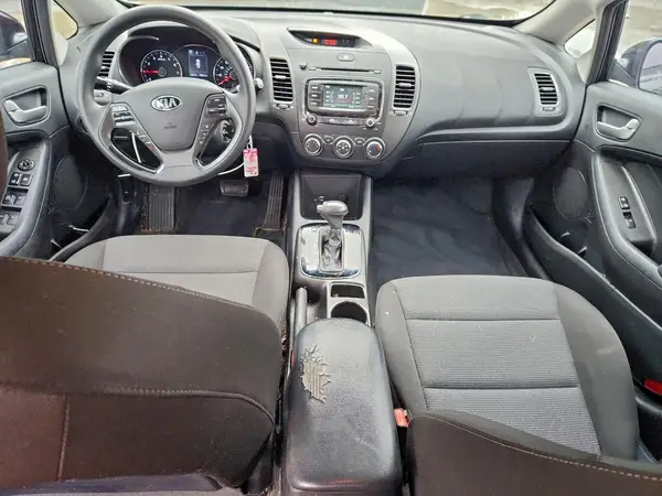 3KPFK4A76JE263772 2018 KIA FORTE - Image 8