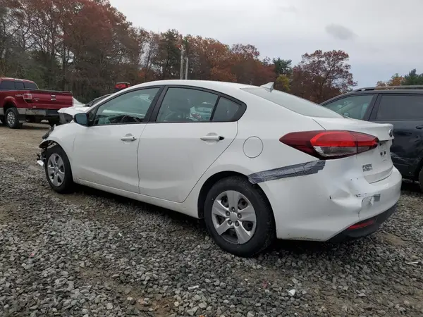 3KPFK4A76JE267868 2018 KIA FORTE - Image 2