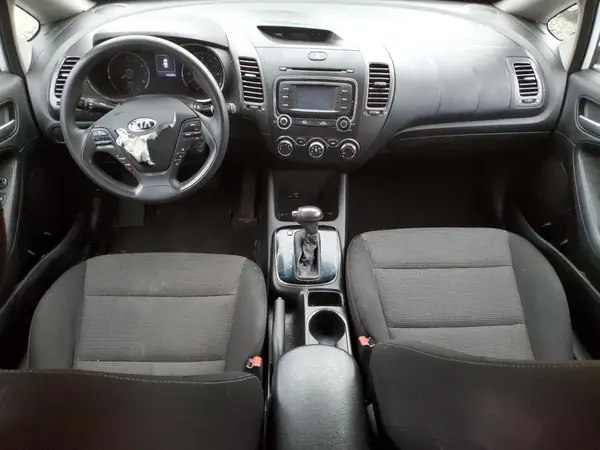 3KPFK4A76JE267868 2018 KIA FORTE - Image 8