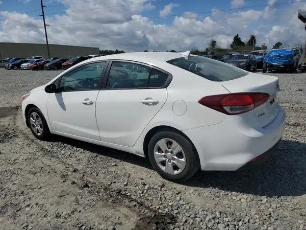 3KPFK4A76JE268048 2018 KIA FORTE - Image 2