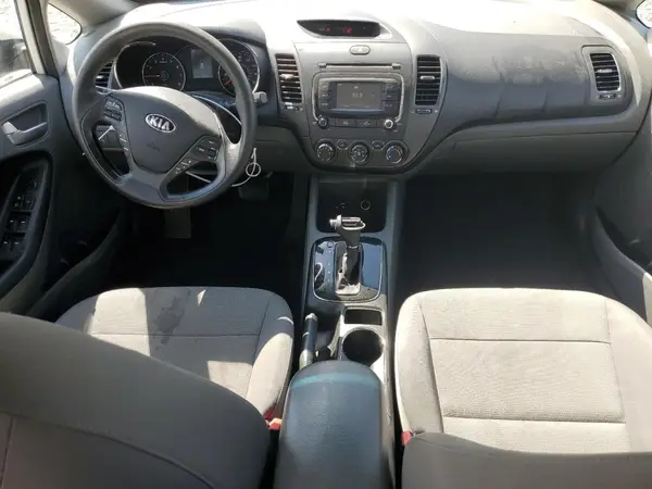 3KPFK4A76JE268048 2018 KIA FORTE - Image 8