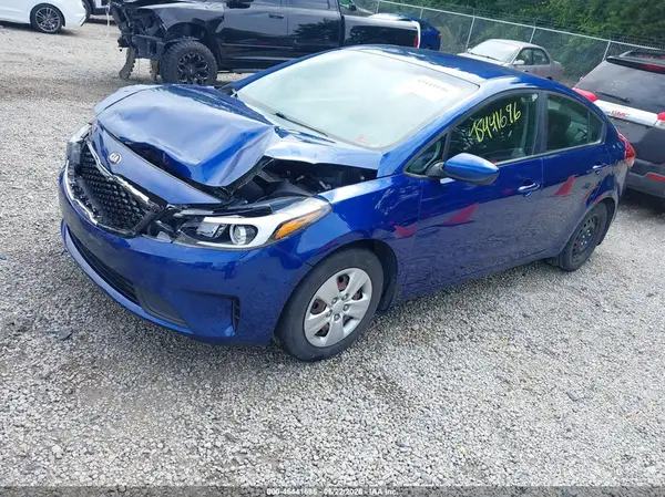 3KPFK4A76JE269684 2018 KIA FORTE - Image 2