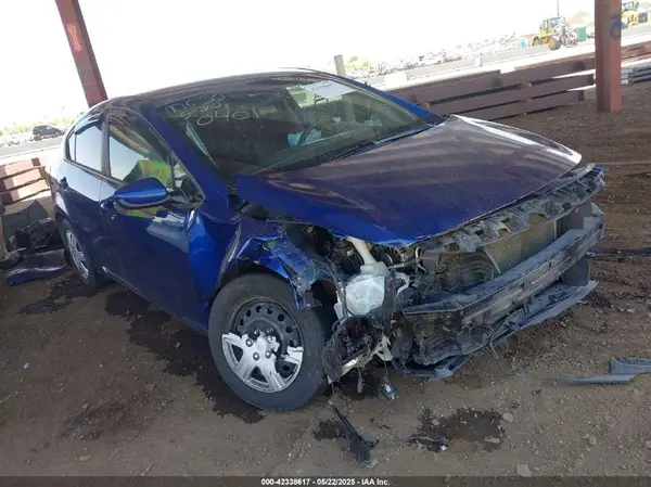 3KPFK4A76JE270401 2018 KIA FORTE - Image 1