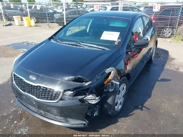 3KPFK4A76JE272956 2018 KIA FORTE - Image 2