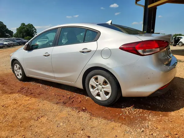 3KPFK4A76JE273766 2018 KIA FORTE - Image 2