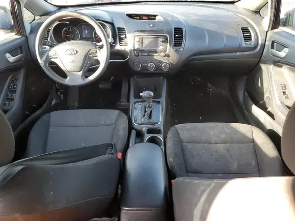 3KPFK4A76JE274450 2018 KIA FORTE - Image 8