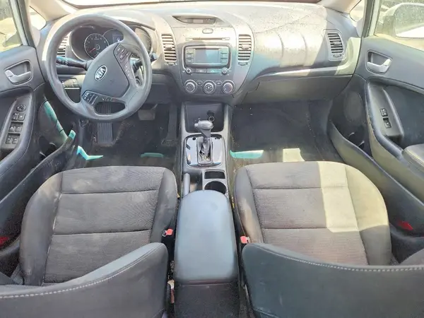 3KPFK4A76JE276313 2018 KIA FORTE - Image 8