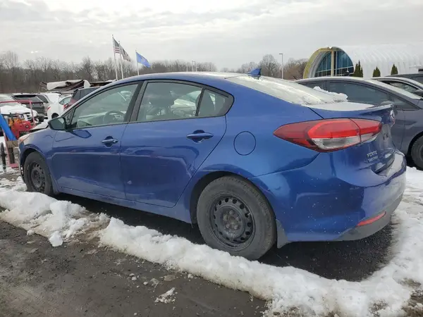 3KPFK4A76JE278496 2018 KIA FORTE - Image 2