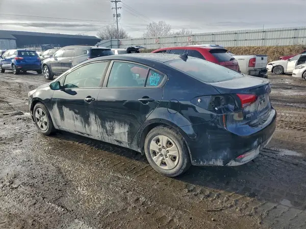 3KPFK4A76JE278515 2018 KIA FORTE - Image 2