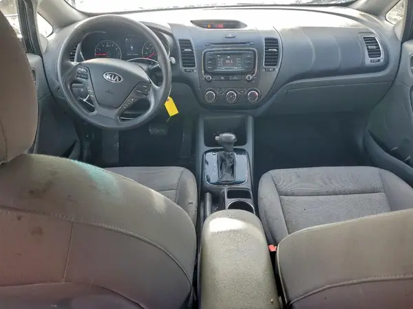 3KPFK4A76JE278515 2018 KIA FORTE - Image 8