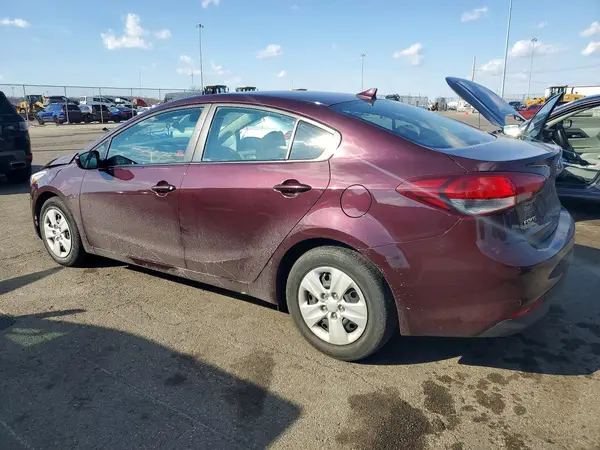 3KPFK4A76JE279129 2018 KIA FORTE - Image 2