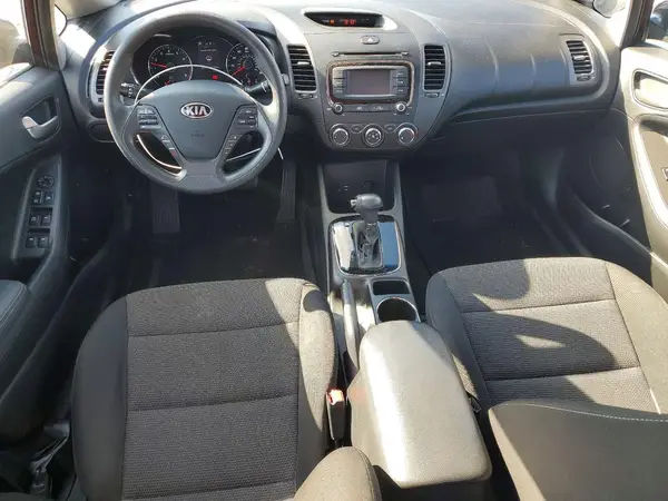 3KPFK4A76JE279129 2018 KIA FORTE - Image 8