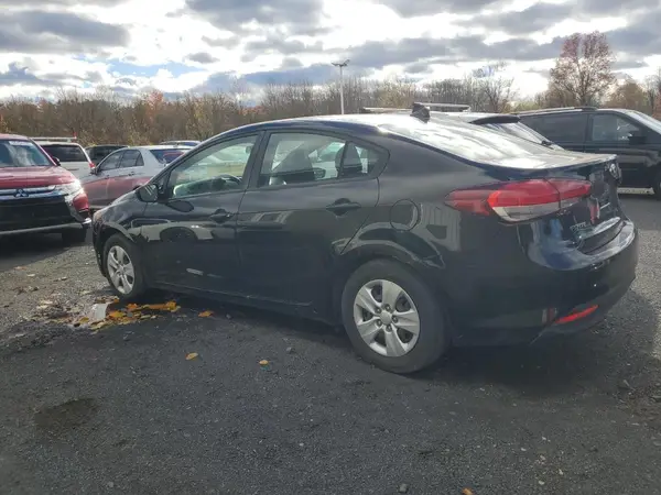 3KPFK4A76JE280491 2018 KIA FORTE - Image 2