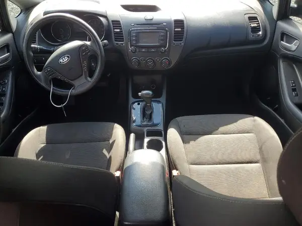 3KPFK4A76JE281107 2018 KIA FORTE - Image 8