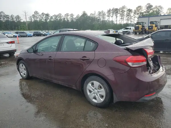 3KPFK4A76JE281897 2018 KIA FORTE - Image 2