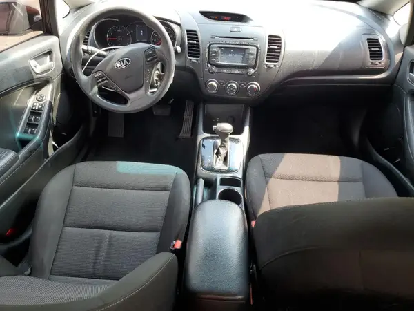 3KPFK4A76JE282015 2018 KIA FORTE - Image 8