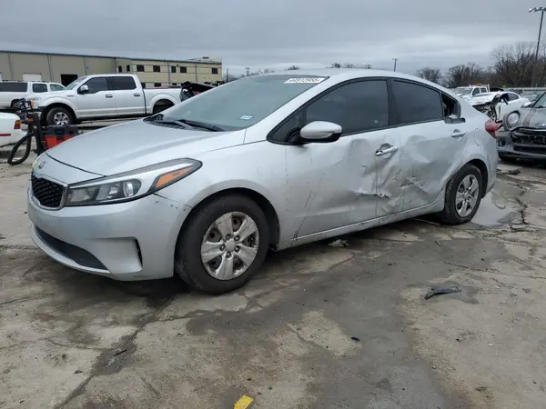 3KPFK4A76JE284301 2018 KIA FORTE - Image 1