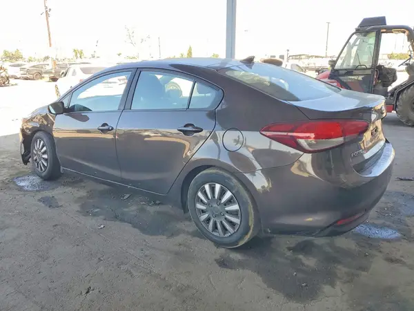 3KPFK4A77HE006162 2017 KIA FORTE - Image 2