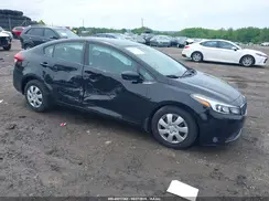 3KPFK4A77HE010972 2017 KIA FORTE