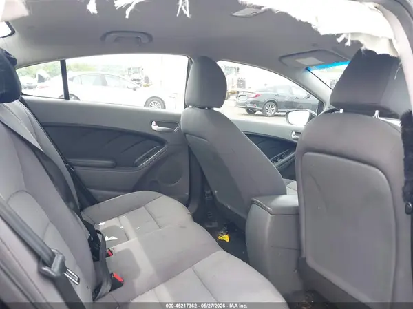 3KPFK4A77HE010972 2017 KIA FORTE - Image 8