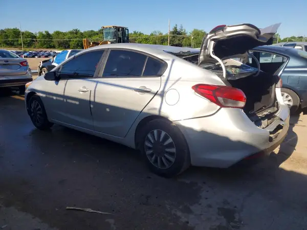 3KPFK4A77HE011488 2017 KIA FORTE - Image 2