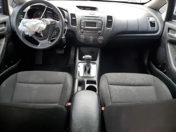3KPFK4A77HE013354 2017 KIA FORTE - Image 8