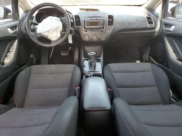 3KPFK4A77HE013502 2017 KIA FORTE - Image 8