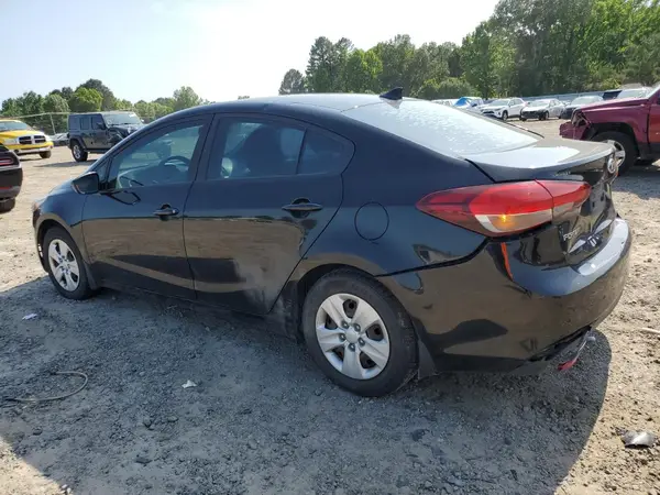 3KPFK4A77HE018943 2017 KIA FORTE - Image 2