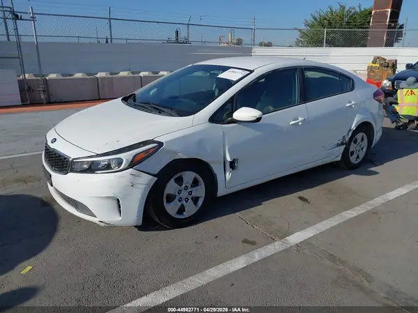 3KPFK4A77HE021230 2017 KIA FORTE - Image 2