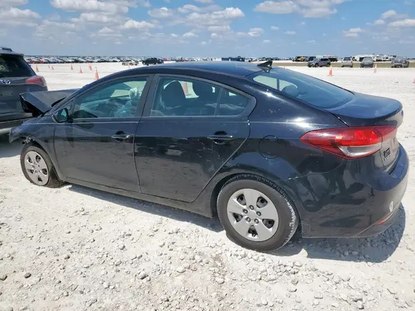3KPFK4A77HE022264 2017 KIA FORTE - Image 2