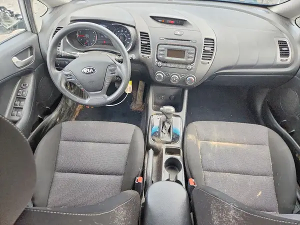 3KPFK4A77HE025889 2017 KIA FORTE - Image 8