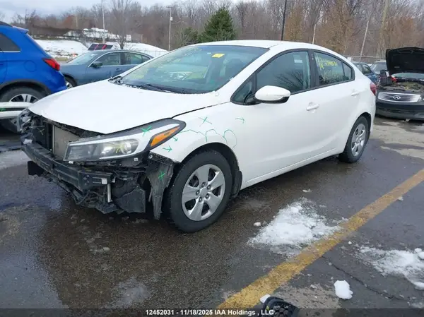 3KPFK4A77HE026265 2017 KIA FORTE - Image 2