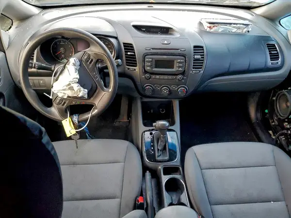 3KPFK4A77HE026685 2017 KIA FORTE - Image 8