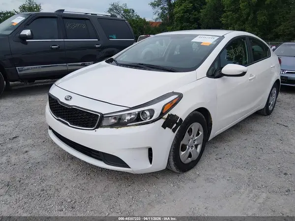 3KPFK4A77HE026766 2017 KIA FORTE - Image 2