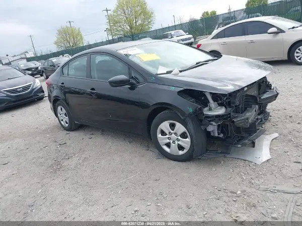 3KPFK4A77HE027741 2017 KIA FORTE - Image 1